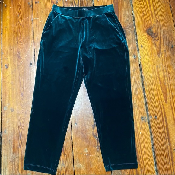 LOFT Women's Velvet Tapered Pull On Pants Size M Emerald Green Pockets Holiday - Picture 2 of 10